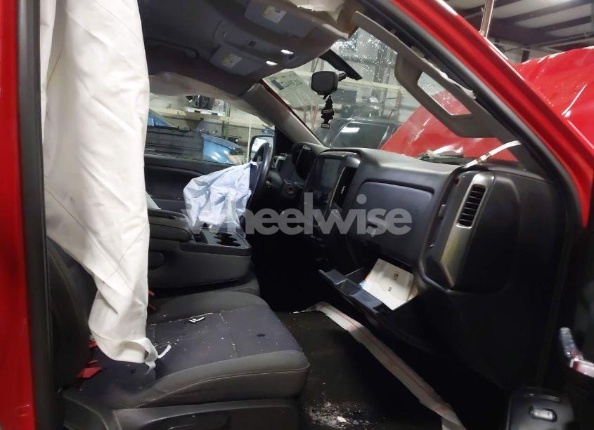 Photo 5 of 2018 Chevrolet Silverado 1500 1LT (VIN 1GCRCREH4JZ164236)