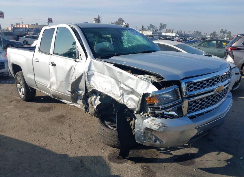 2015 Chevrolet Silverado 1500 1LT (VIN 1GCRCREH9FZ431958) main photo