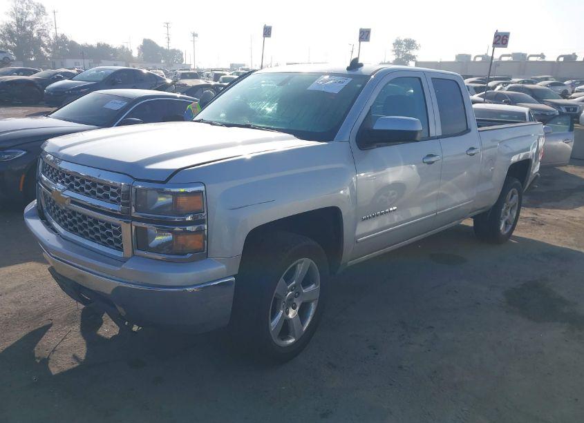Photo 2 of 2015 Chevrolet Silverado 1500 1LT (VIN 1GCRCREH9FZ431958)