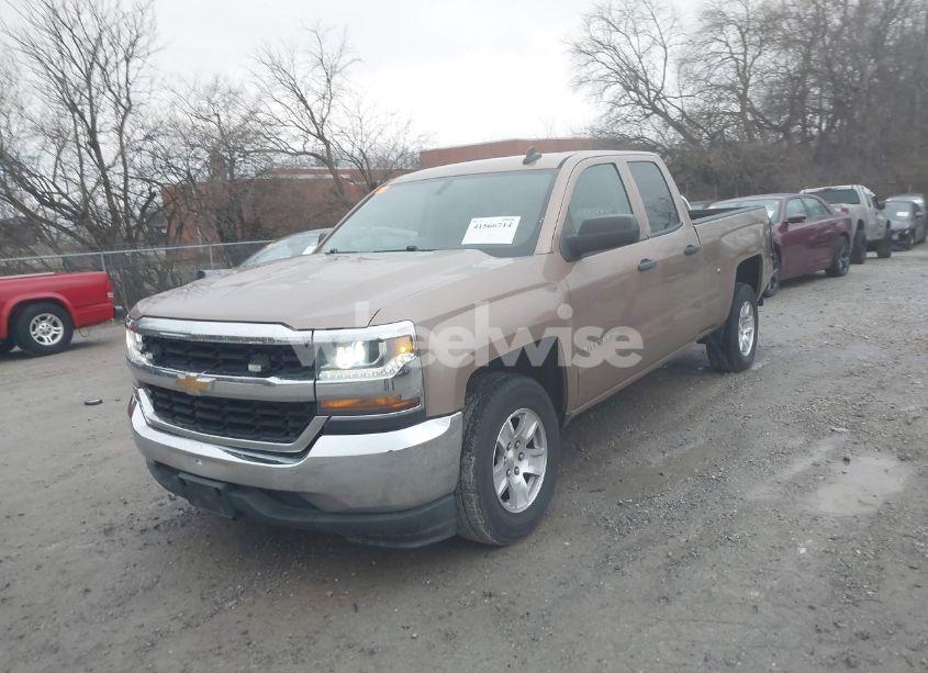 Photo 2 of 2017 Chevrolet Silverado 1500 1LT (VIN 1GCRCREH9HZ225977)