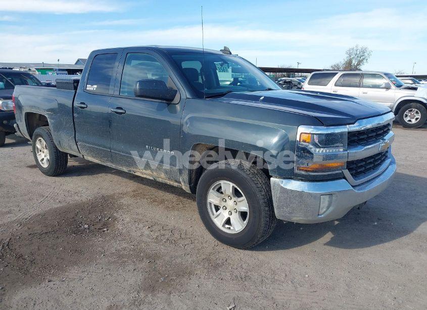 2018 Chevrolet Silverado 1500 1LT (VIN 1GCRCREH9JZ274568) main photo
