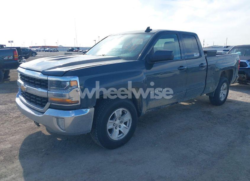 Photo 2 of 2018 Chevrolet Silverado 1500 1LT (VIN 1GCRCREH9JZ274568)
