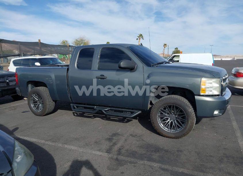 Photo 12 of 2011 Chevrolet Silverado 1500 LT (VIN 1GCRCSE00BZ119054)