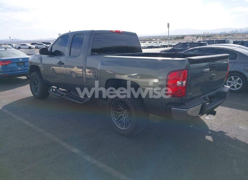 Photo 3 of 2011 Chevrolet Silverado 1500 LT (VIN 1GCRCSE00BZ119054)