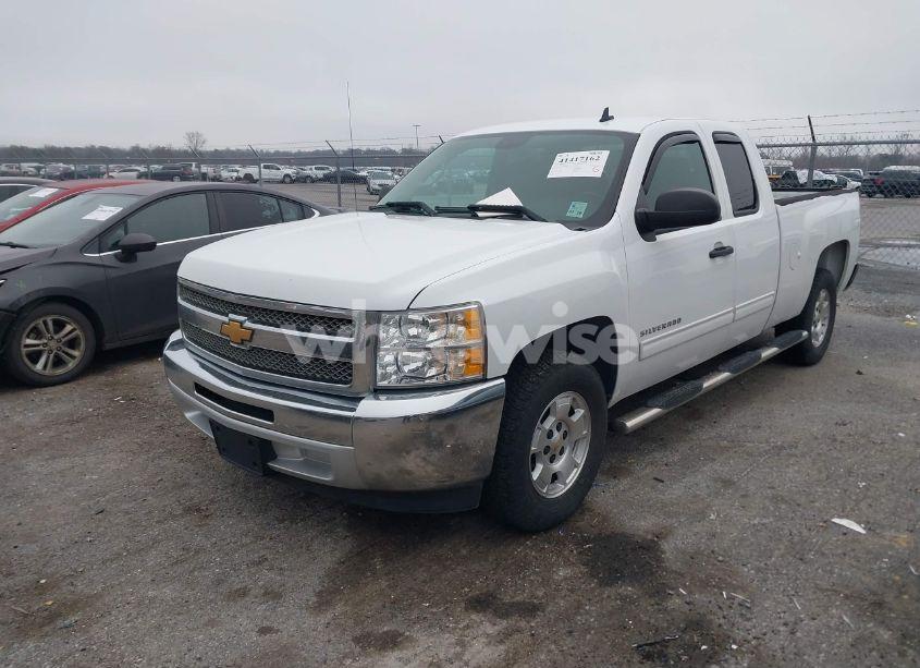Photo 2 of 2013 Chevrolet Silverado 1500 LT (VIN 1GCRCSE00DZ168385)