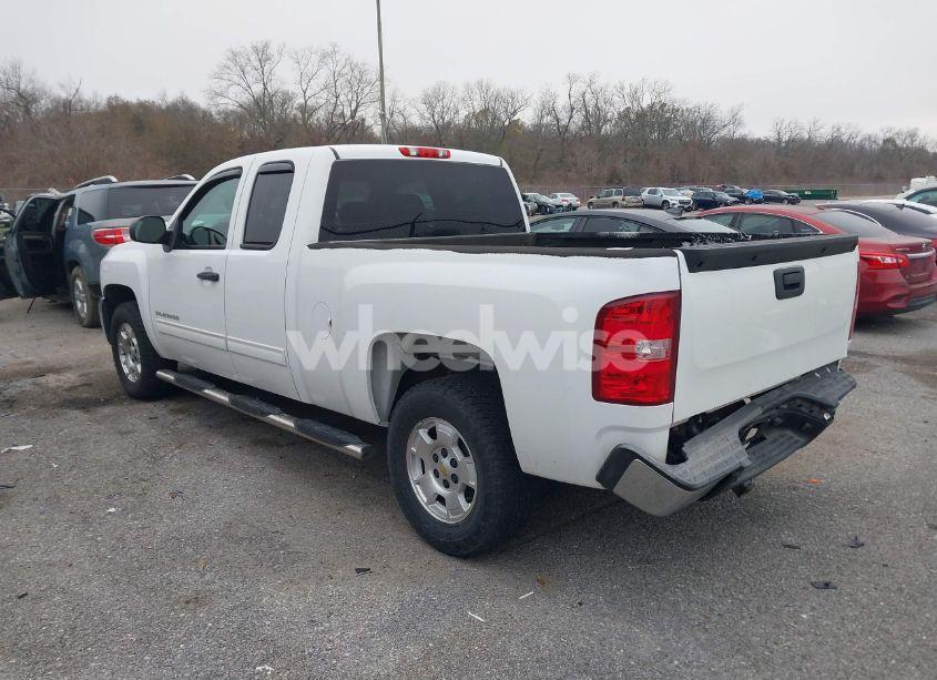Photo 3 of 2013 Chevrolet Silverado 1500 LT (VIN 1GCRCSE00DZ168385)