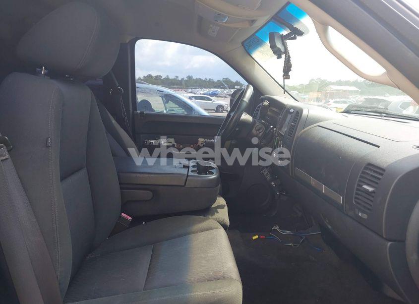 Photo 5 of 2013 Chevrolet Silverado 1500 LT (VIN 1GCRCSE00DZ244056)
