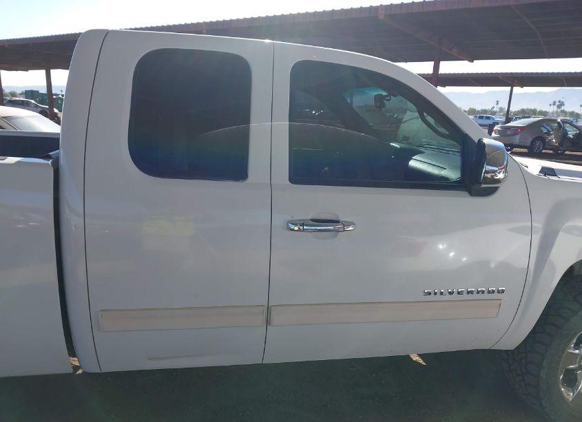 Photo 13 of 2011 Chevrolet Silverado 1500 LT (VIN 1GCRCSE01BZ324995)