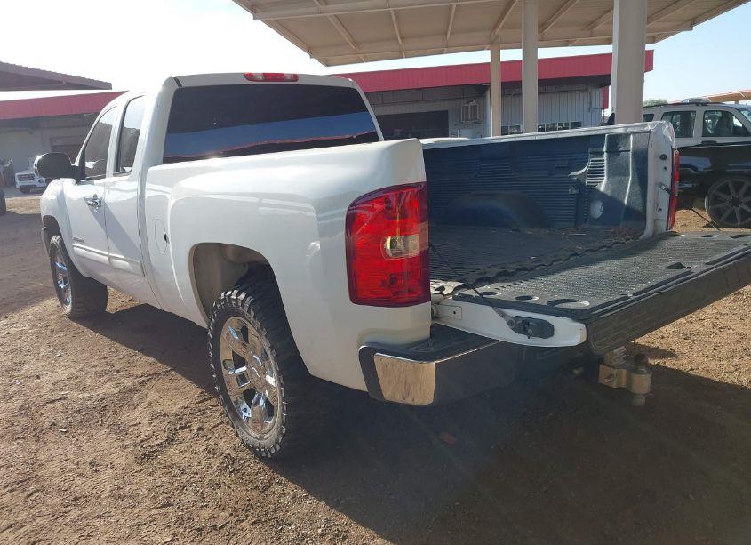 Photo 3 of 2011 Chevrolet Silverado 1500 LT (VIN 1GCRCSE01BZ324995)