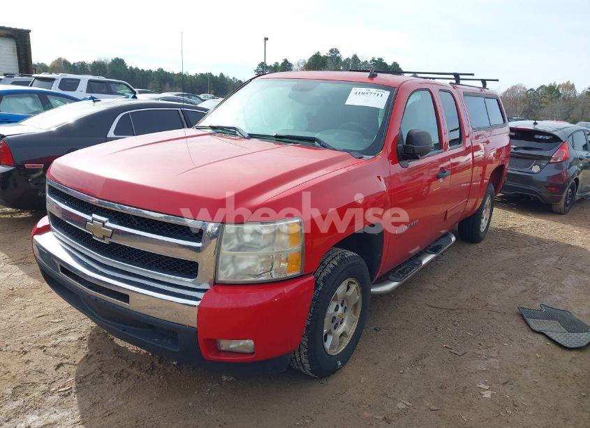 Photo 2 of 2011 Chevrolet Silverado 1500 LT (VIN 1GCRCSE02BZ187887)