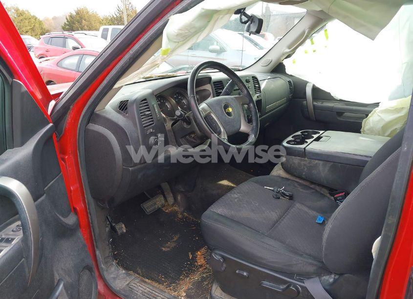 Photo 5 of 2011 Chevrolet Silverado 1500 LT (VIN 1GCRCSE02BZ187887)