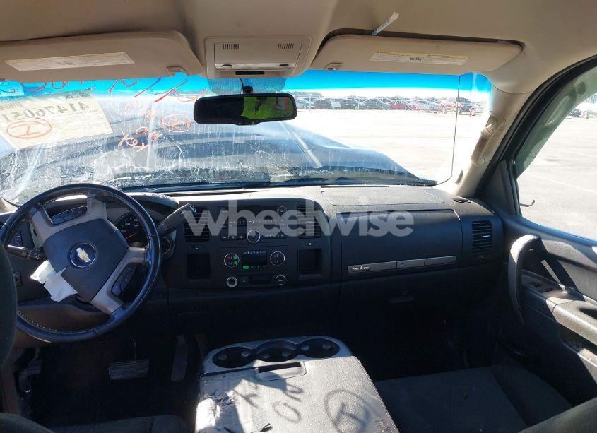 Photo 5 of 2011 Chevrolet Silverado 1500 LT (VIN 1GCRCSE02BZ327758)