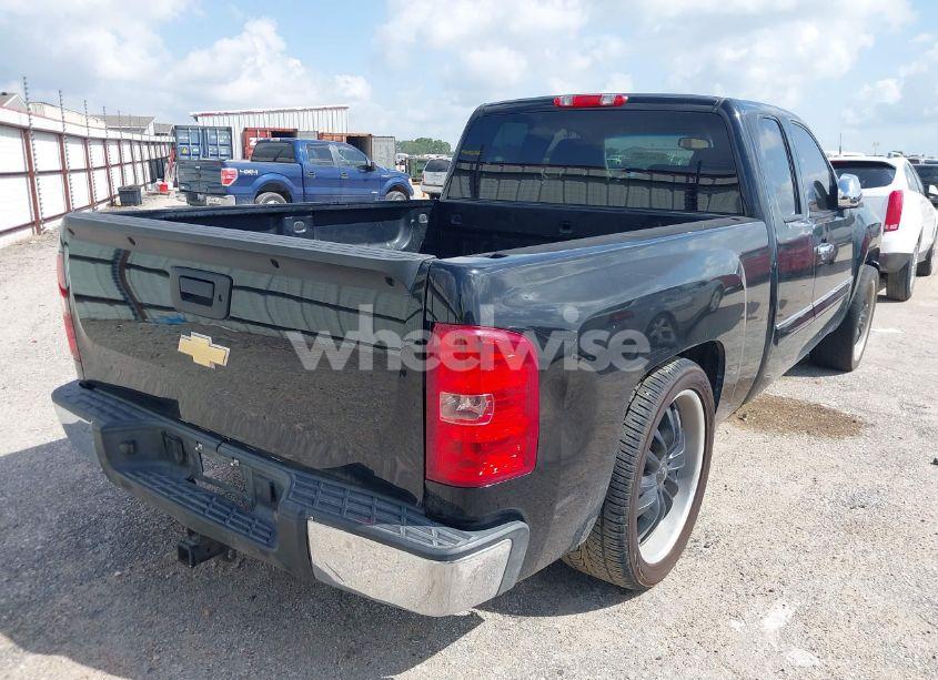 Photo 4 of 2011 Chevrolet Silverado 1500 LT (VIN 1GCRCSE03BZ307843)