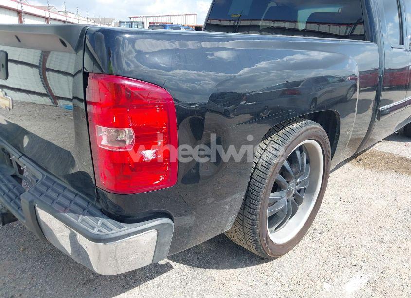 Photo 6 of 2011 Chevrolet Silverado 1500 LT (VIN 1GCRCSE03BZ307843)