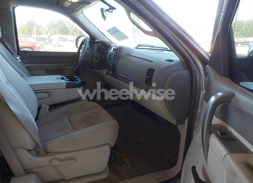 Photo 5 of 2012 Chevrolet Silverado 1500 LT (VIN 1GCRCSE03CZ232871)