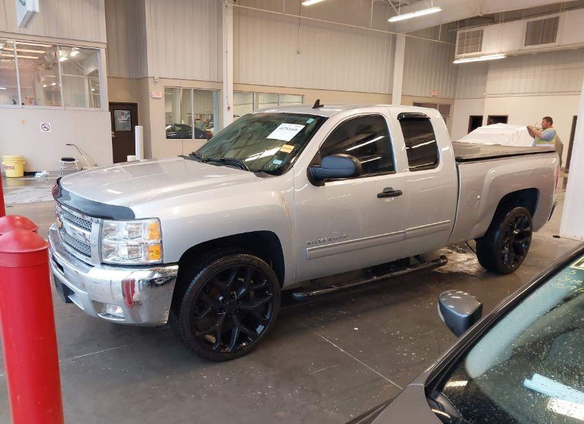 Photo 2 of 2012 Chevrolet Silverado 1500 LT (VIN 1GCRCSE03CZ300912)