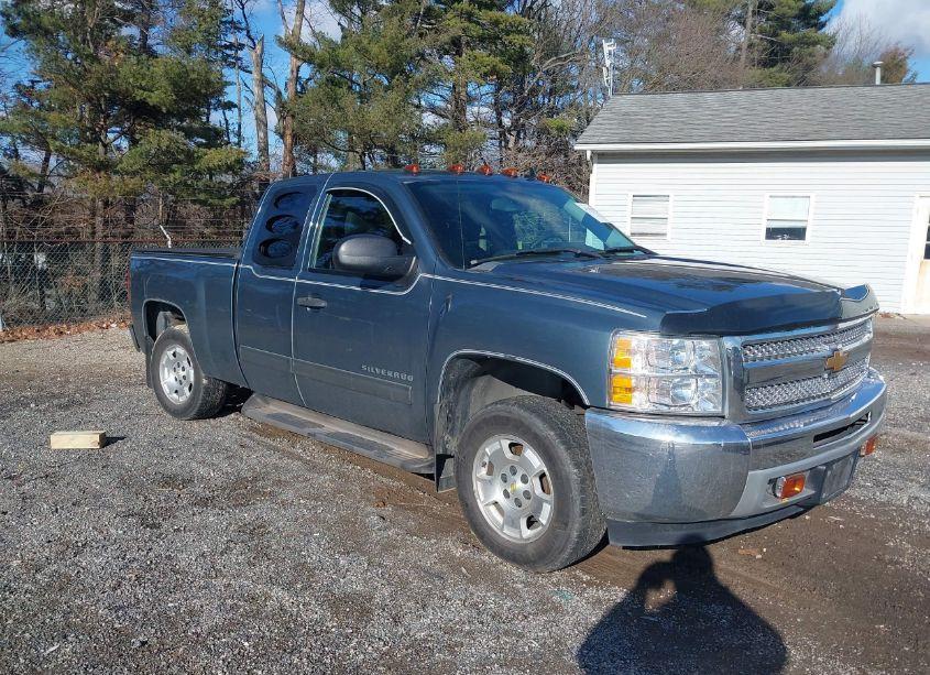 2013 Chevrolet Silverado 1500 LT (VIN 1GCRCSE03DZ162841) main photo