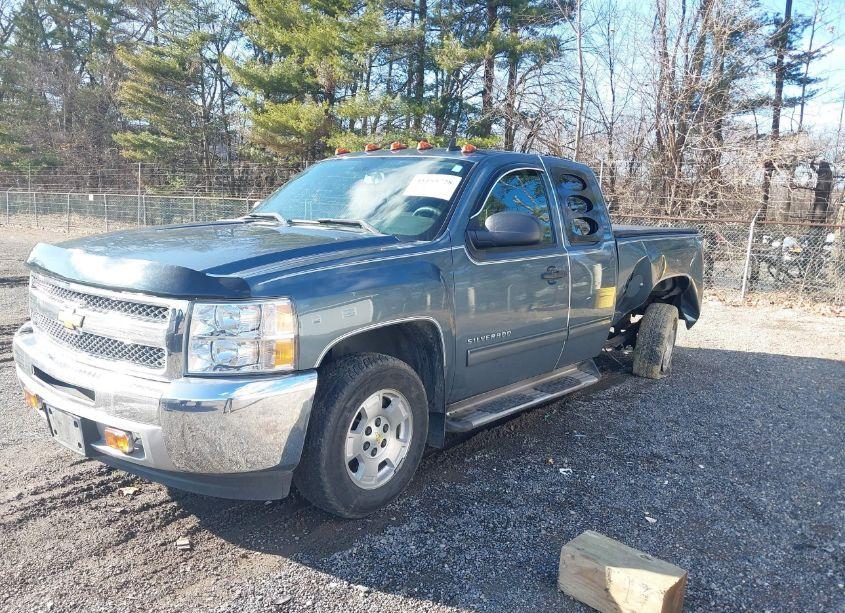 Photo 2 of 2013 Chevrolet Silverado 1500 LT (VIN 1GCRCSE03DZ162841)