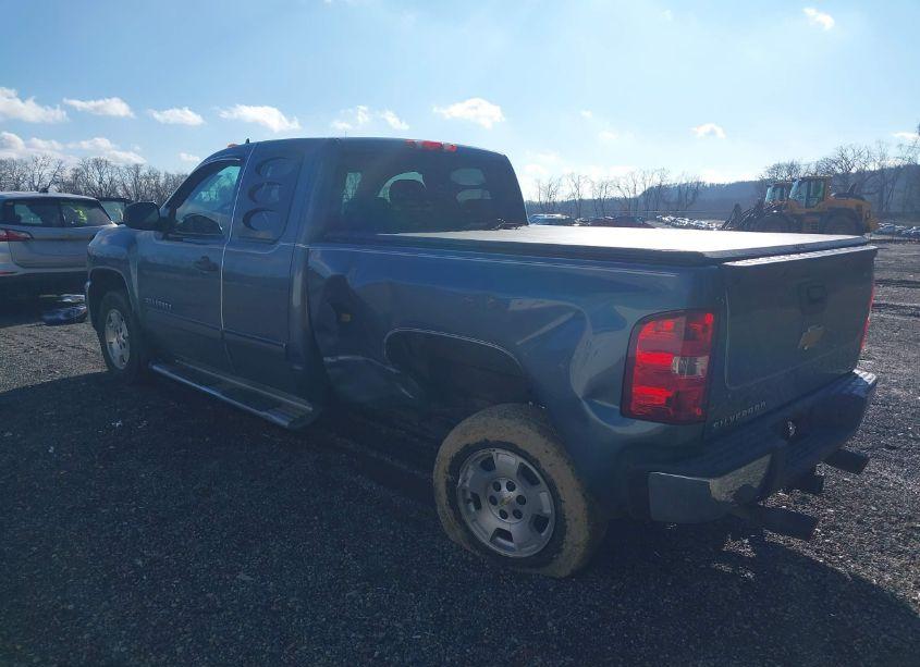 Photo 3 of 2013 Chevrolet Silverado 1500 LT (VIN 1GCRCSE03DZ162841)