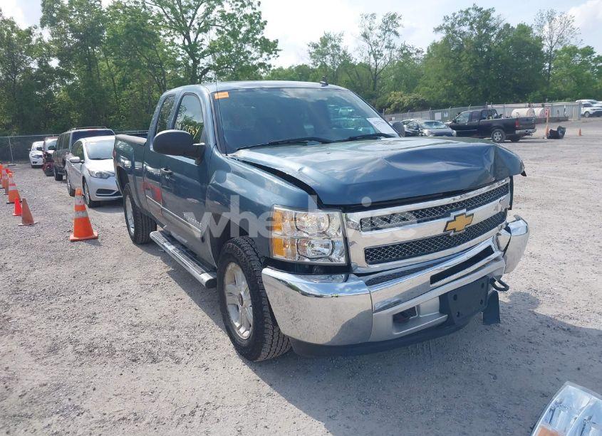 2013 Chevrolet Silverado 1500 LT (VIN 1GCRCSE03DZ204859) main photo