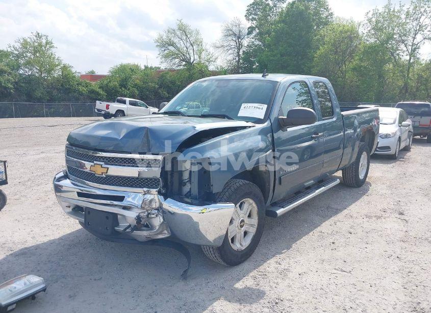 Photo 2 of 2013 Chevrolet Silverado 1500 LT (VIN 1GCRCSE03DZ204859)