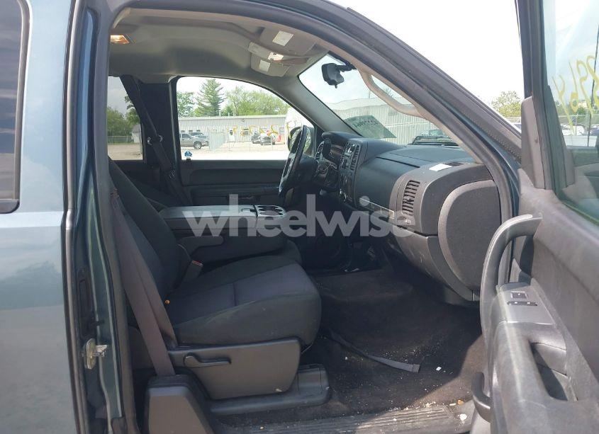 Photo 5 of 2013 Chevrolet Silverado 1500 LT (VIN 1GCRCSE03DZ204859)