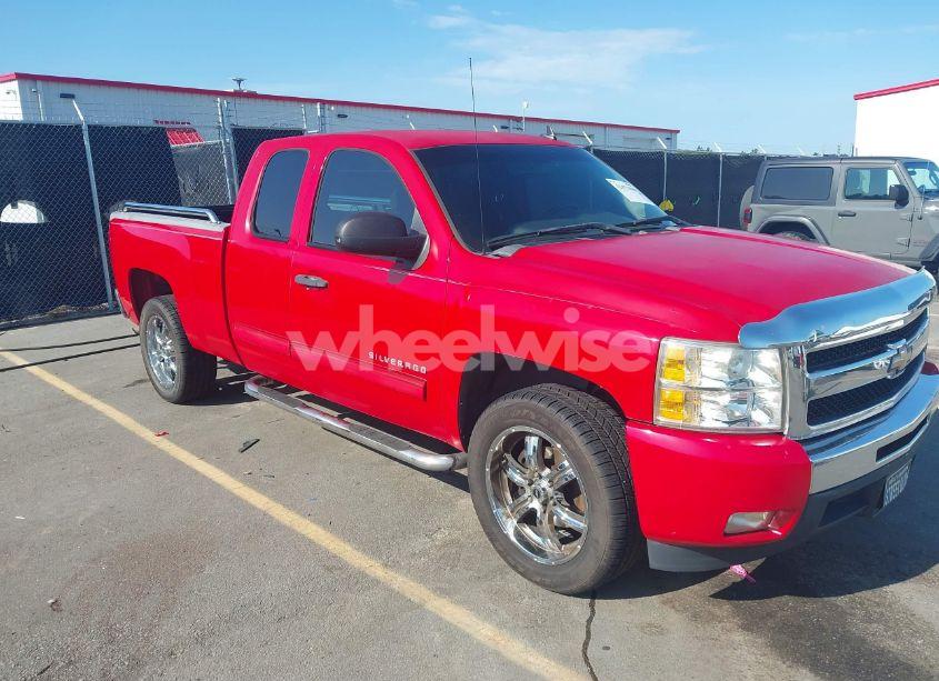 2011 Chevrolet Silverado 1500 LT (VIN 1GCRCSE04BZ134740) main photo
