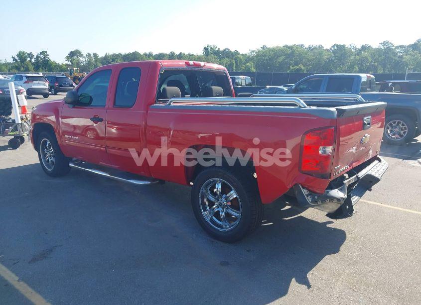 Photo 3 of 2011 Chevrolet Silverado 1500 LT (VIN 1GCRCSE04BZ134740)