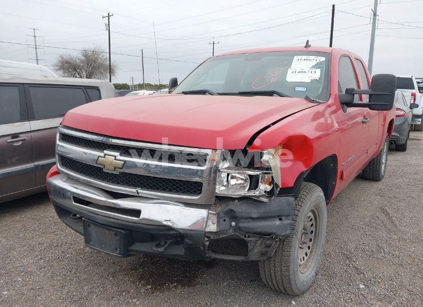 Photo 2 of 2011 Chevrolet Silverado 1500 LT (VIN 1GCRCSE04BZ375651)