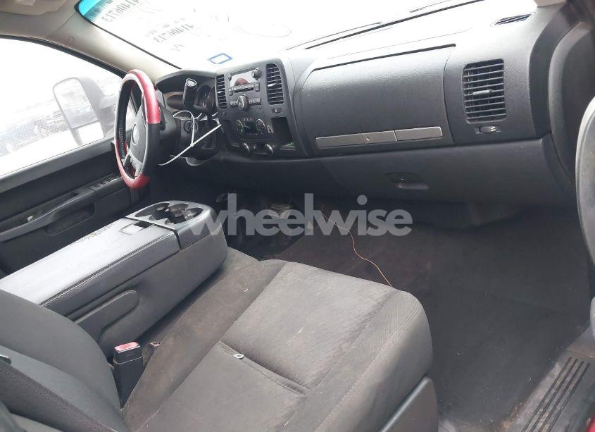 Photo 5 of 2011 Chevrolet Silverado 1500 LT (VIN 1GCRCSE04BZ375651)