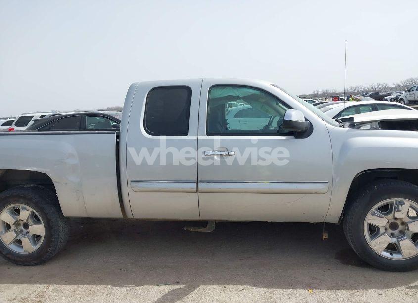 Photo 13 of 2011 Chevrolet Silverado 1500 LT (VIN 1GCRCSE05BZ117820)