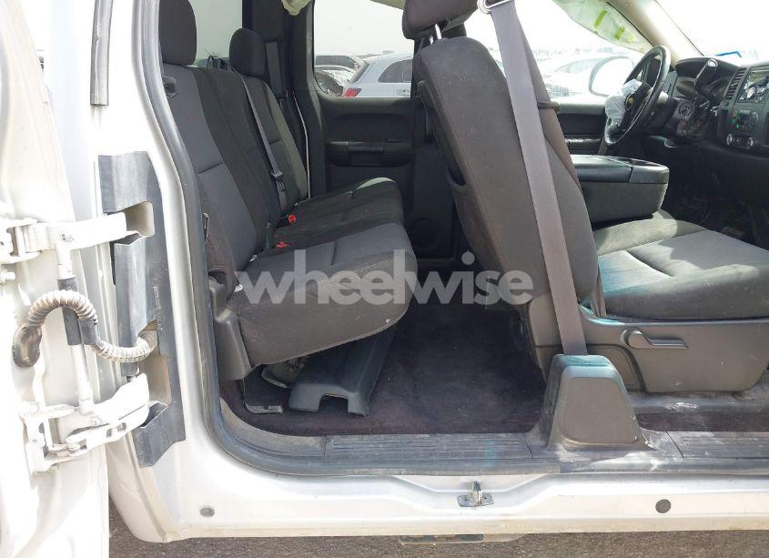 Photo 8 of 2011 Chevrolet Silverado 1500 LT (VIN 1GCRCSE05BZ117820)