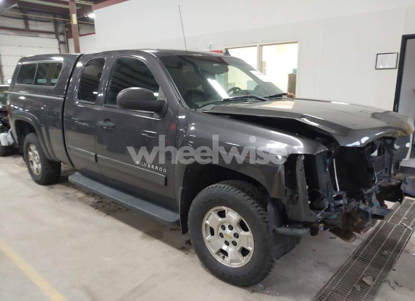 2011 Chevrolet Silverado 1500 LT (VIN 1GCRCSE05BZ260072) main photo