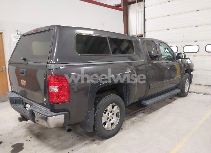 Photo 4 of 2011 Chevrolet Silverado 1500 LT (VIN 1GCRCSE05BZ260072)