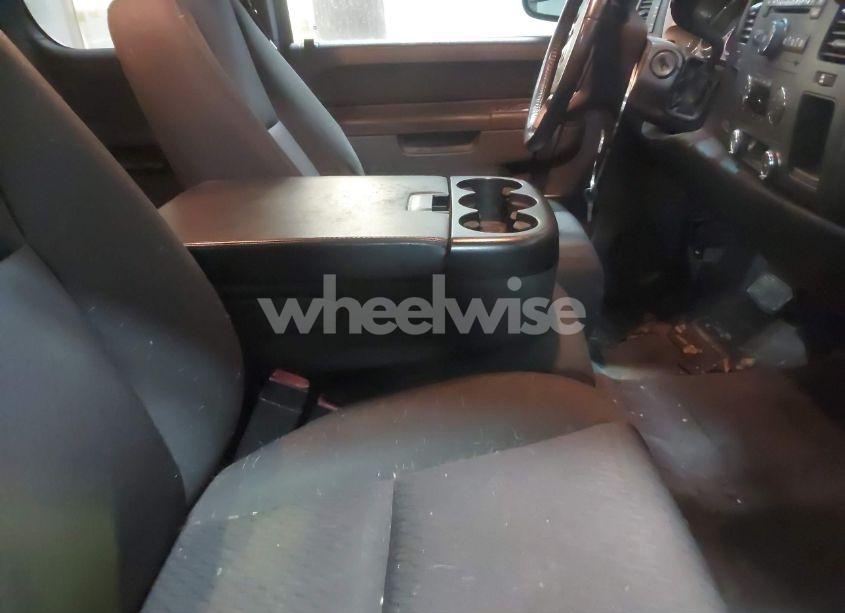 Photo 5 of 2011 Chevrolet Silverado 1500 LT (VIN 1GCRCSE05BZ260072)