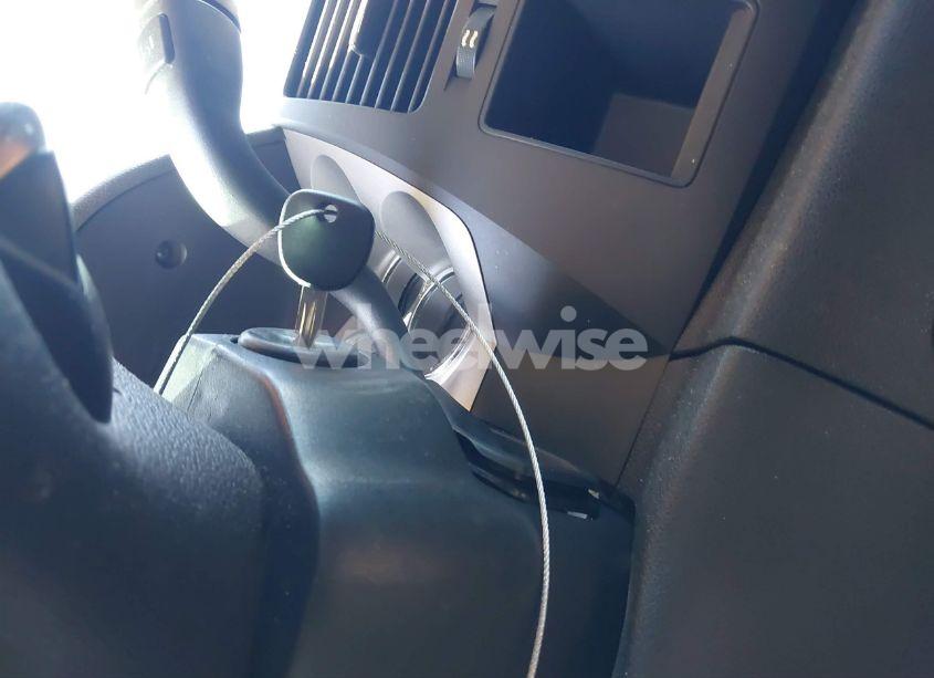 Photo 11 of 2011 Chevrolet Silverado 1500 LT (VIN 1GCRCSE05BZ320951)