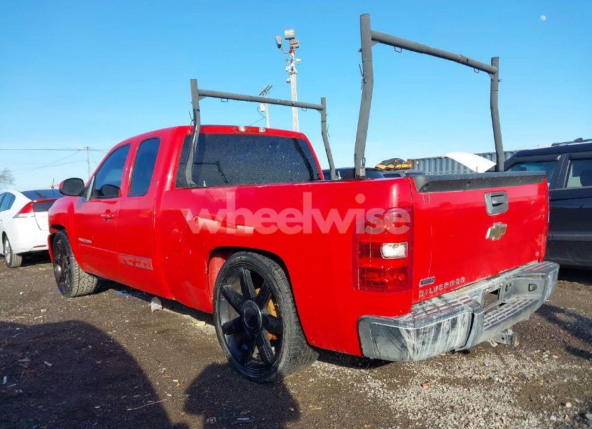 Photo 3 of 2011 Chevrolet Silverado 1500 LT (VIN 1GCRCSE05BZ382821)