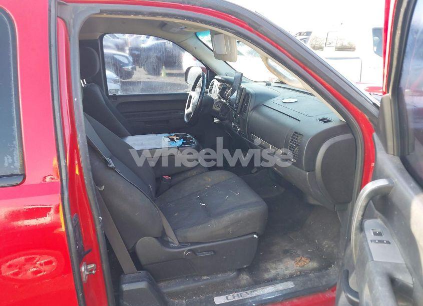 Photo 5 of 2011 Chevrolet Silverado 1500 LT (VIN 1GCRCSE05BZ382821)