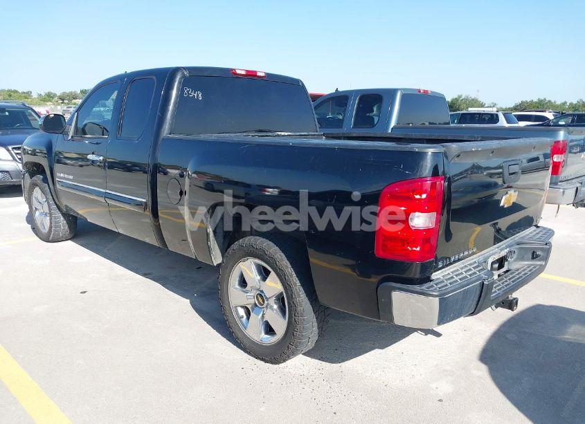 Photo 3 of 2011 Chevrolet Silverado 1500 LT (VIN 1GCRCSE05BZ408348)
