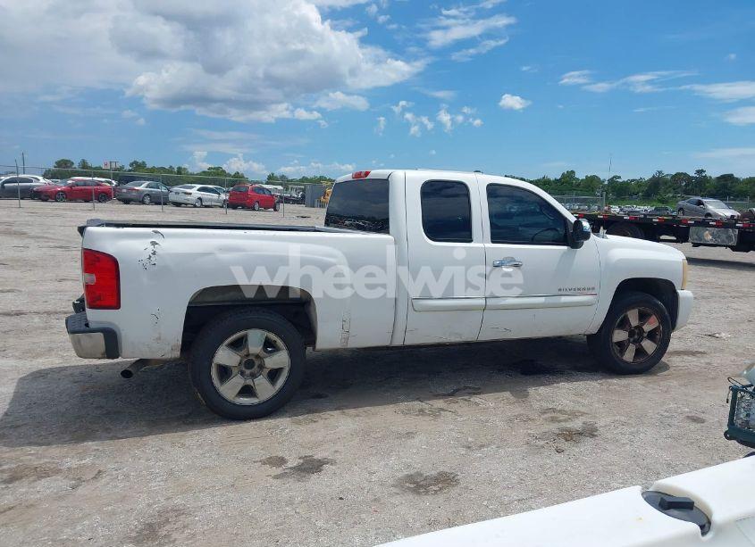 Photo 13 of 2011 Chevrolet Silverado 1500 LT (VIN 1GCRCSE05BZ436733)