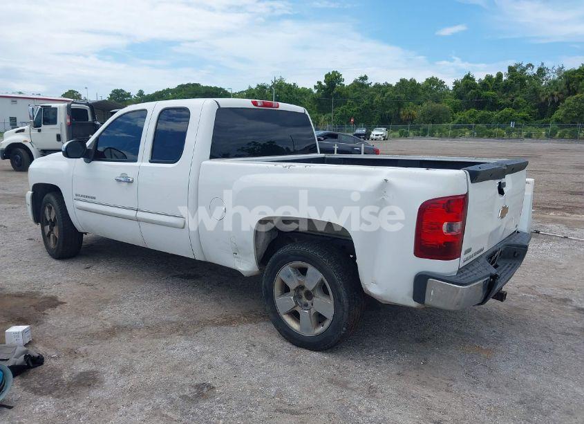 Photo 3 of 2011 Chevrolet Silverado 1500 LT (VIN 1GCRCSE05BZ436733)