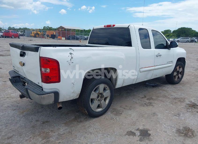 Photo 4 of 2011 Chevrolet Silverado 1500 LT (VIN 1GCRCSE05BZ436733)