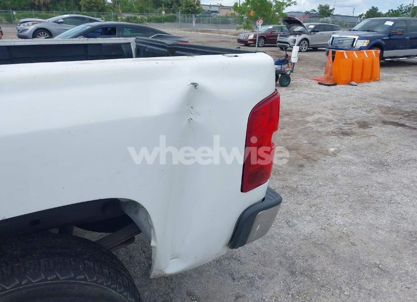 Photo 6 of 2011 Chevrolet Silverado 1500 LT (VIN 1GCRCSE05BZ436733)