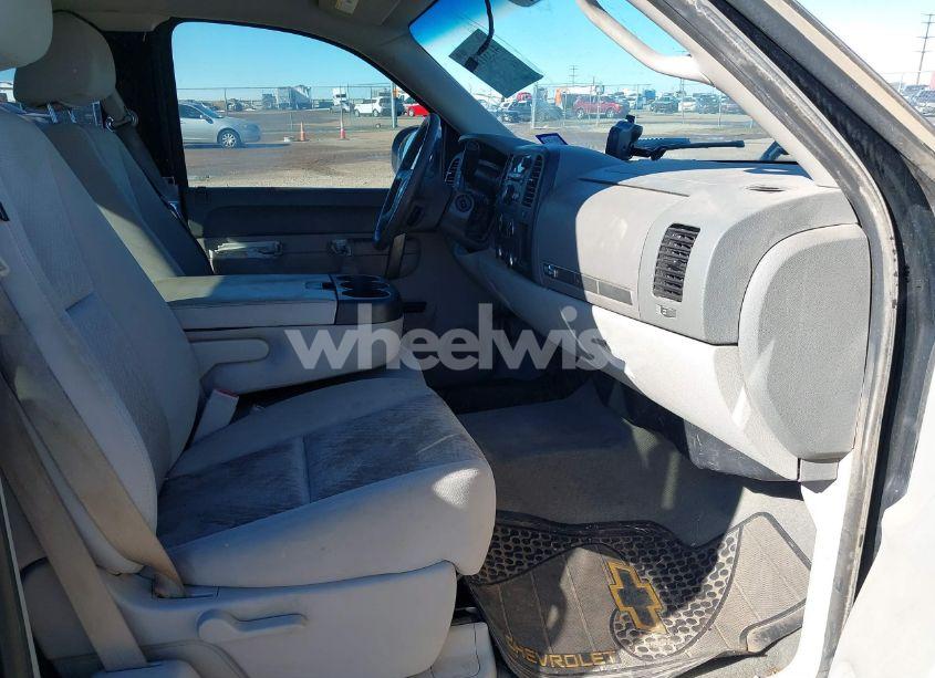 Photo 5 of 2012 Chevrolet Silverado 1500 LT (VIN 1GCRCSE05CZ309871)