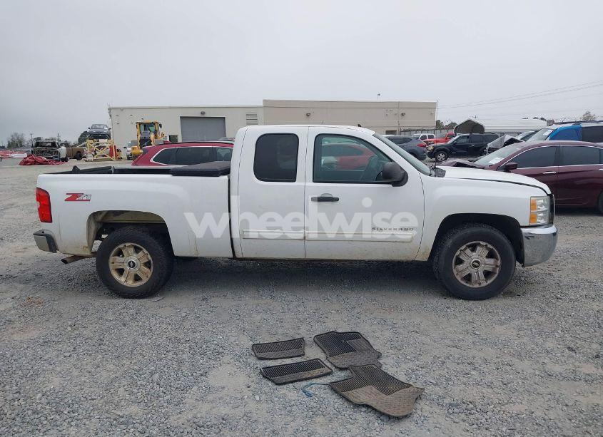 Photo 13 of 2013 Chevrolet Silverado 1500 LT (VIN 1GCRCSE05DZ276825)