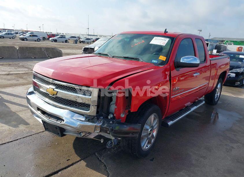 Photo 2 of 2013 Chevrolet Silverado 1500 LT (VIN 1GCRCSE05DZ286934)