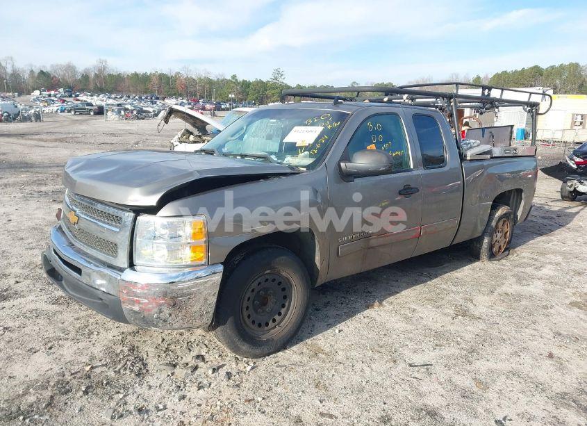 Photo 2 of 2013 Chevrolet Silverado 1500 LT (VIN 1GCRCSE05DZ363172)