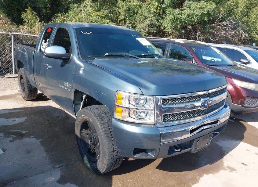 2011 Chevrolet Silverado 1500 LT (VIN 1GCRCSE06BZ106227) main photo