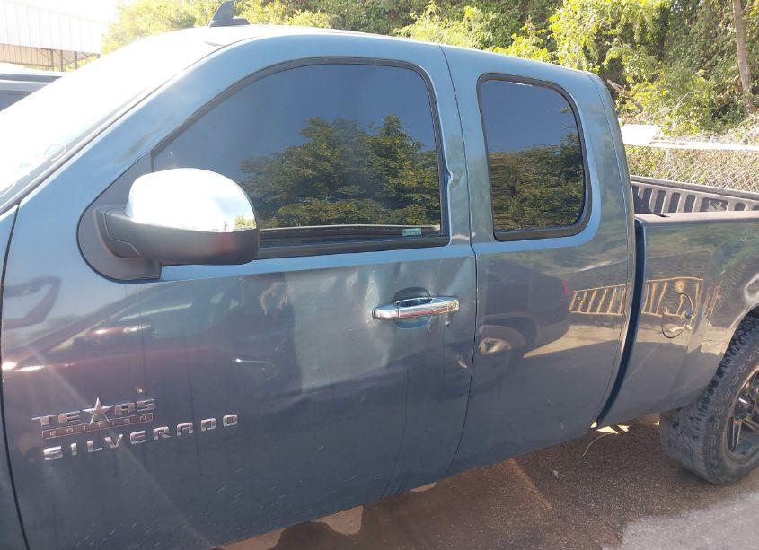 Photo 14 of 2011 Chevrolet Silverado 1500 LT (VIN 1GCRCSE06BZ106227)