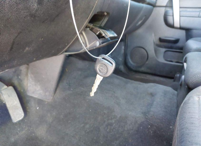 Photo 11 of 2011 Chevrolet Silverado 1500 LT (VIN 1GCRCSE06BZ136991)